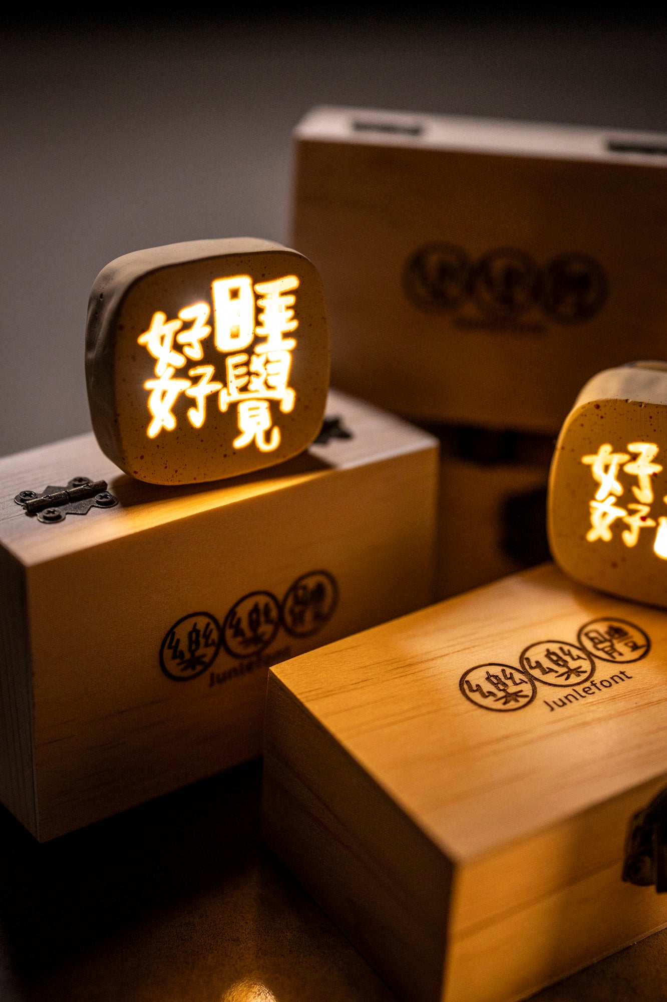 Mini magnetic light 迷你磁吸照明灯