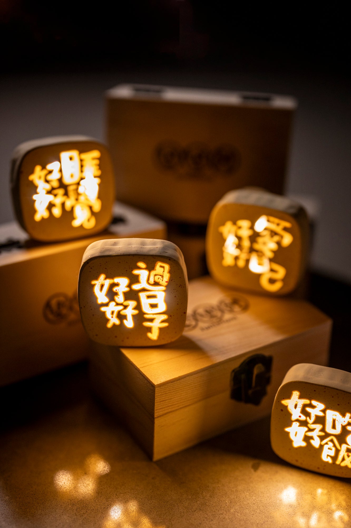 Mini magnetic light 迷你磁吸照明灯