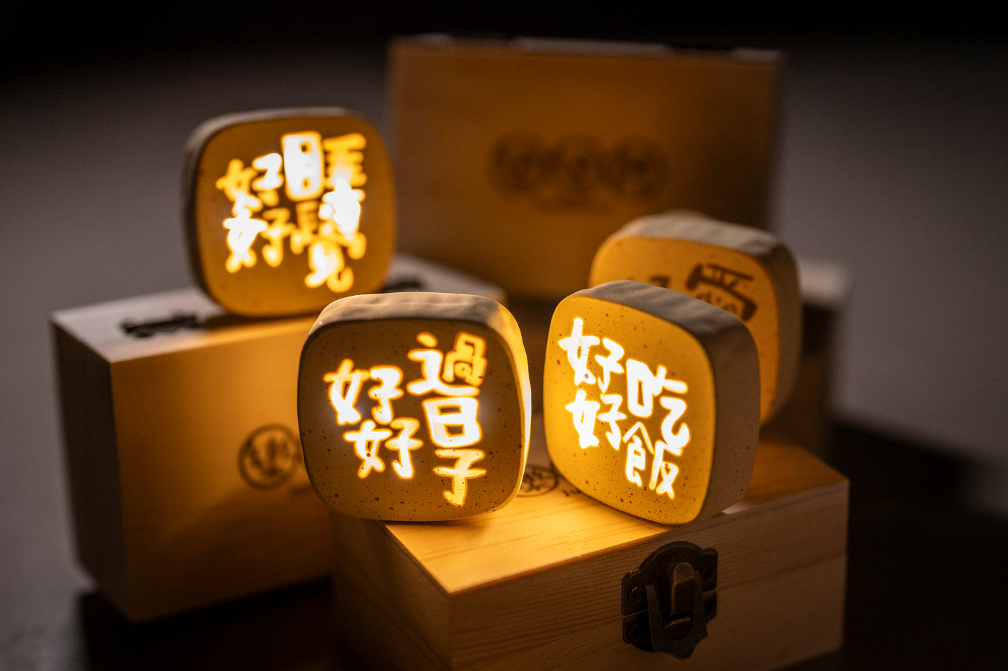 Mini magnetic light 迷你磁吸照明灯