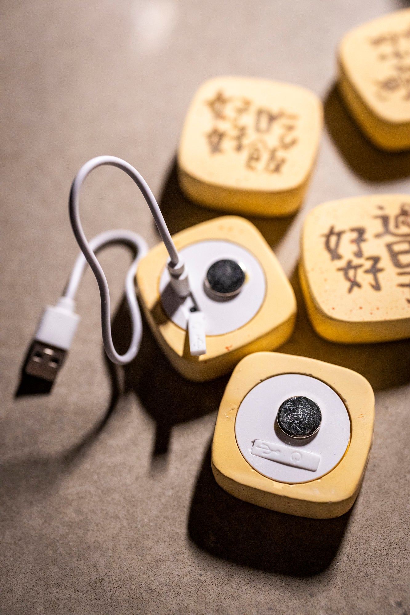 Mini magnetic light 迷你磁吸照明灯